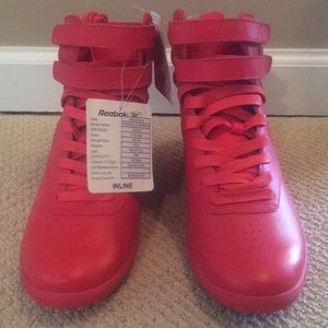NWT Reebok Wedge Red Sneakers